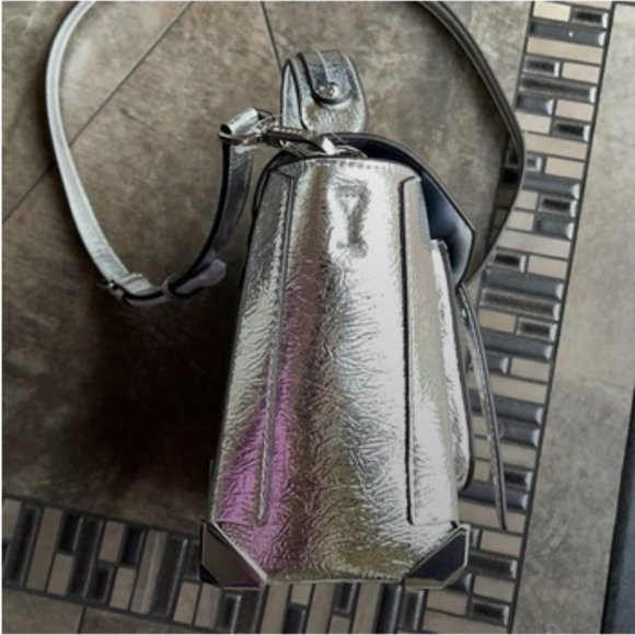 Michael Kors Manhattan Medium School Satchel - Picture 4 of 16